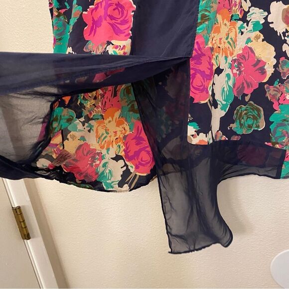 Anthropologie Maeve Floral 100% Silk Top open split back blouse semi sheer 6 - Picture 4 of 9